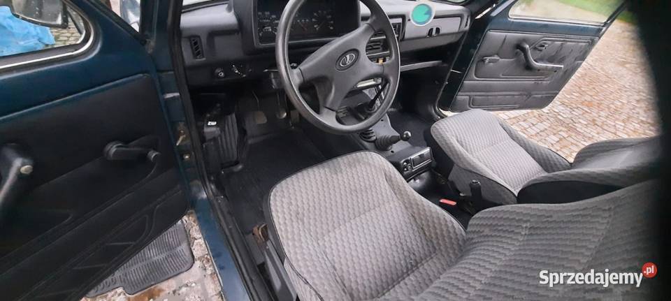 Lada Niva 07r Zielona 17ben Hak 4x4