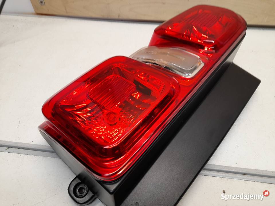 LAMPA LEWA TYŁ TYLNA VIVARO EXPERT JUMPY PROACE Goleniów sprzedam