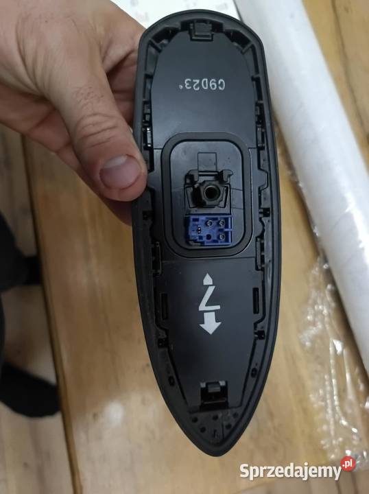 Toyota CHR antena rekin czarna 209 wysyłka osobowe