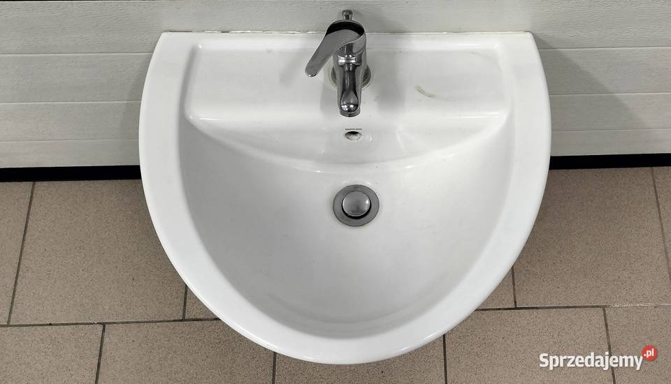 Umywalka z baterią syfonem i osłoną syfonu Stęszew