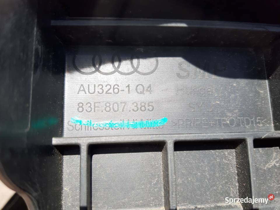 AUDI Q3 SPORTBACK ŚLIZG ZDERZAKA TYŁ ŚRODKOWY