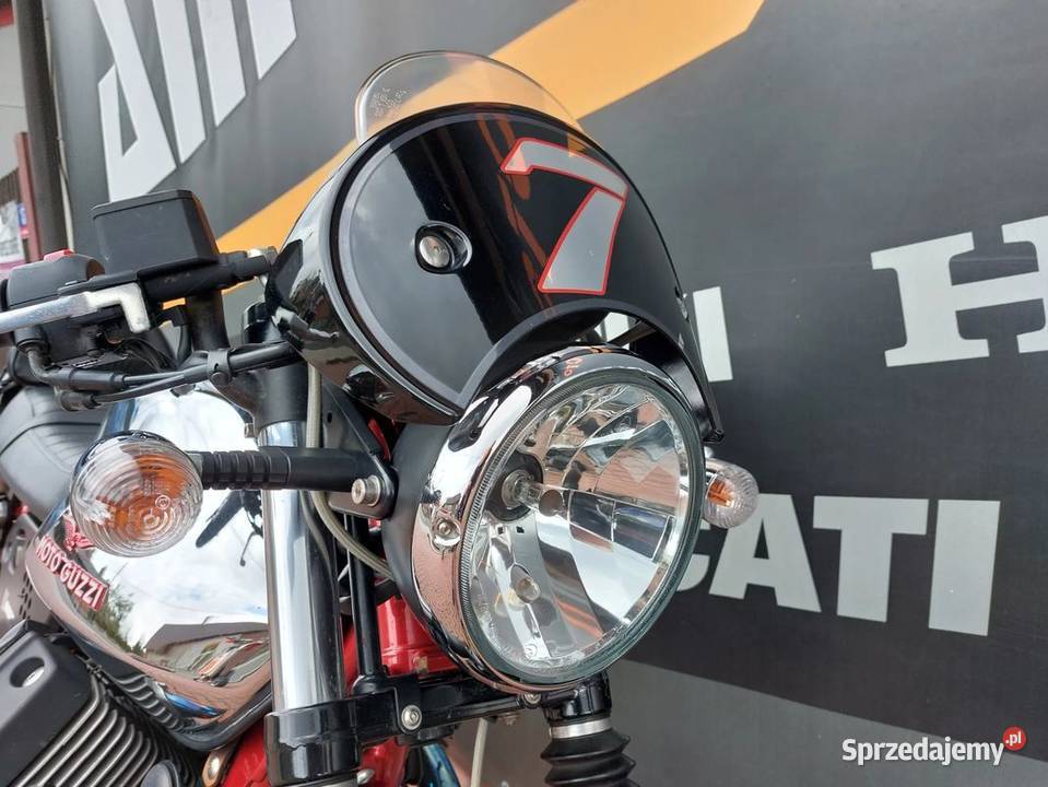 Moto Guzzi V7 2014