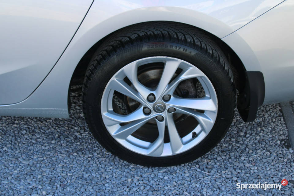 Opel Astra 12 145HP Elegance netto 30813PLN podgrzewane fotele