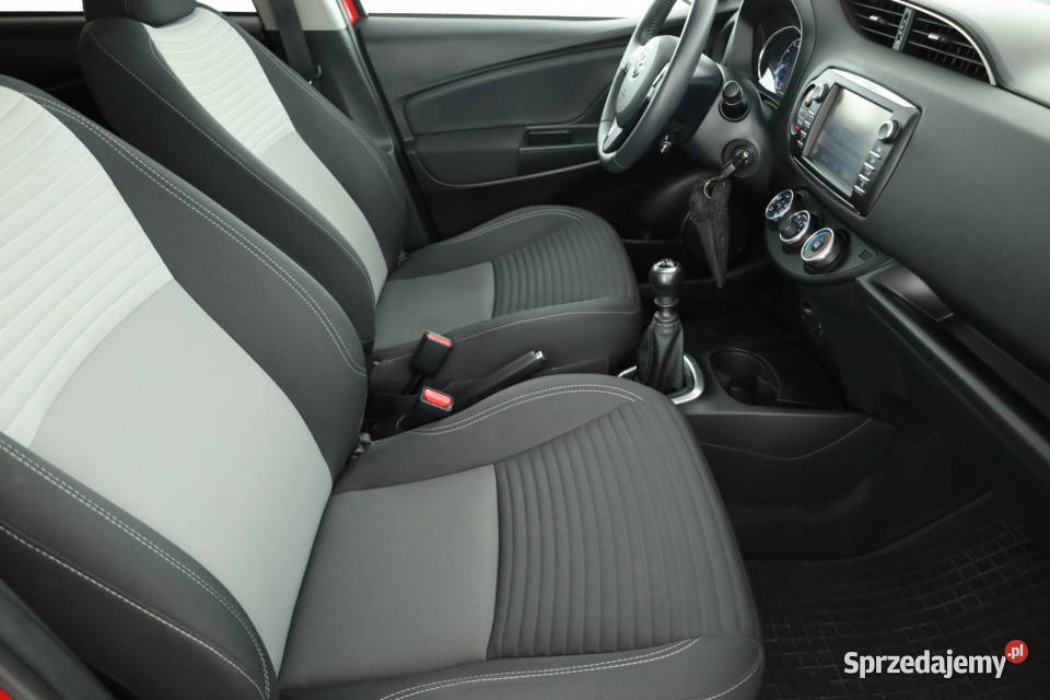 Toyota Yaris 15 Dual VVTi Rok produkcji 2018 mazowieckie Piaseczno