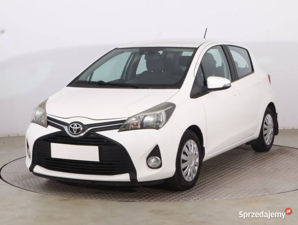 Toyota Yaris 14 D4D Rok produkcji 2015 Yaris Piaseczno