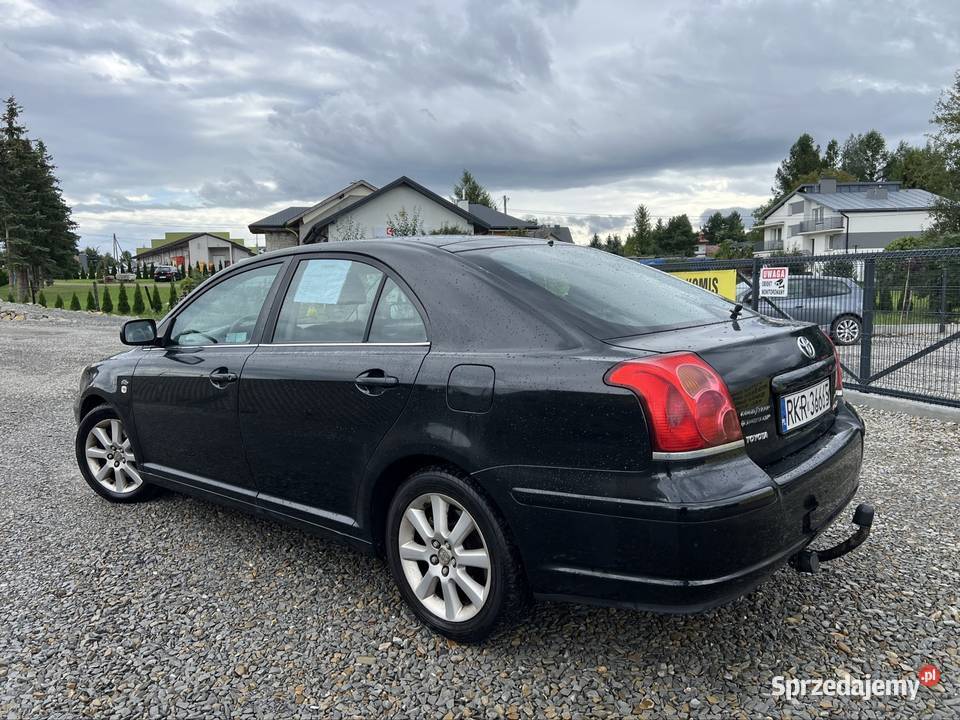 Toyota avensis diesel 20 hak Avensis Samochody osobowe Lubatowa