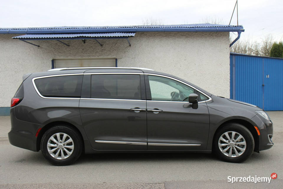 Chrysler Pacifica Limited 36 291 2018 7osobowy lakier metallic