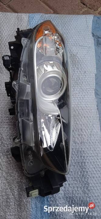 Lampa prawa Mazda CX5 2014r Lampy przednie Sobienie-Jeziory