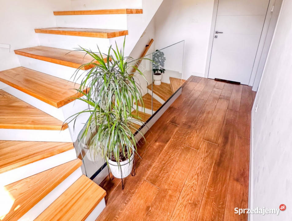 Nowoczesny segment 104 m2 Fotowoltaika PKP blacha Zgorzała