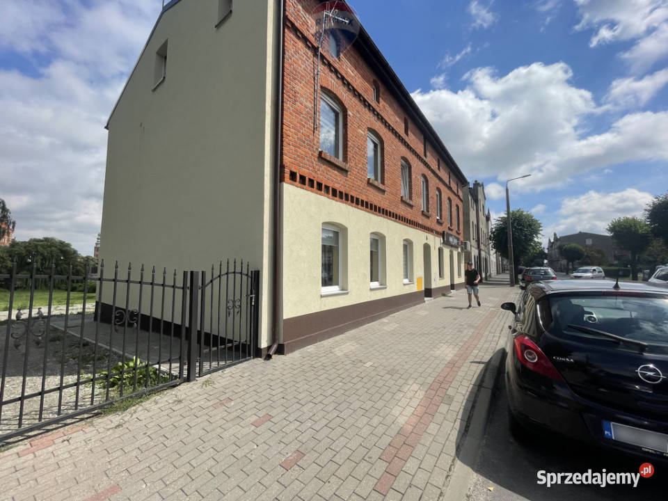 Kamienica w Chełmży brzegiem jeziora Chełmża