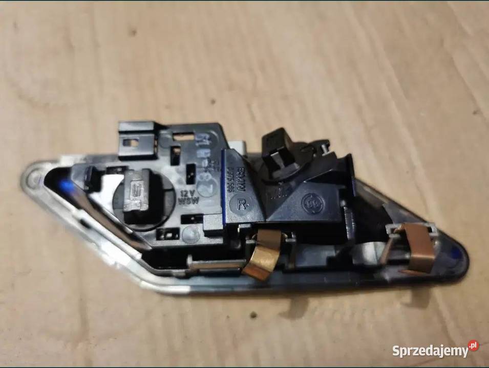 Lampka kabiny tylna lewa prawa BMW e46 Żory
