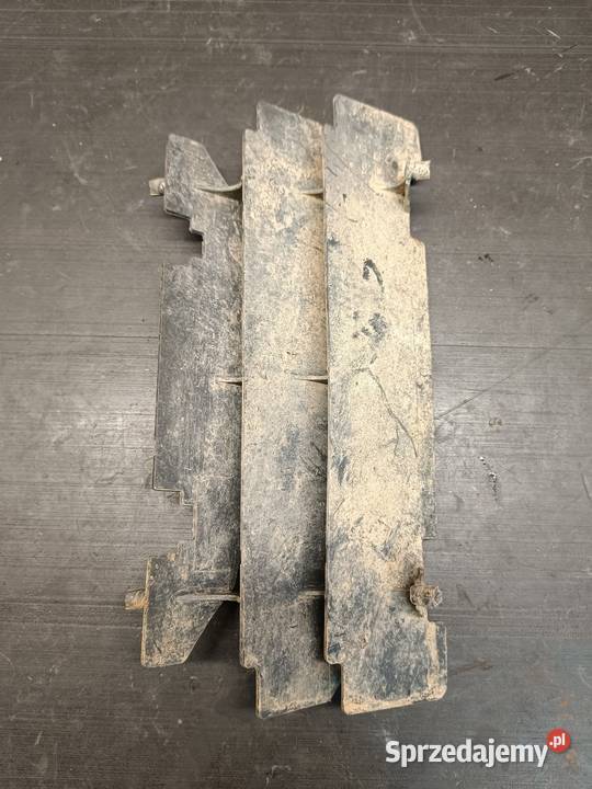 Kratka osłona owiewka chłodnicy plastik części Gołaczewy sprzedam