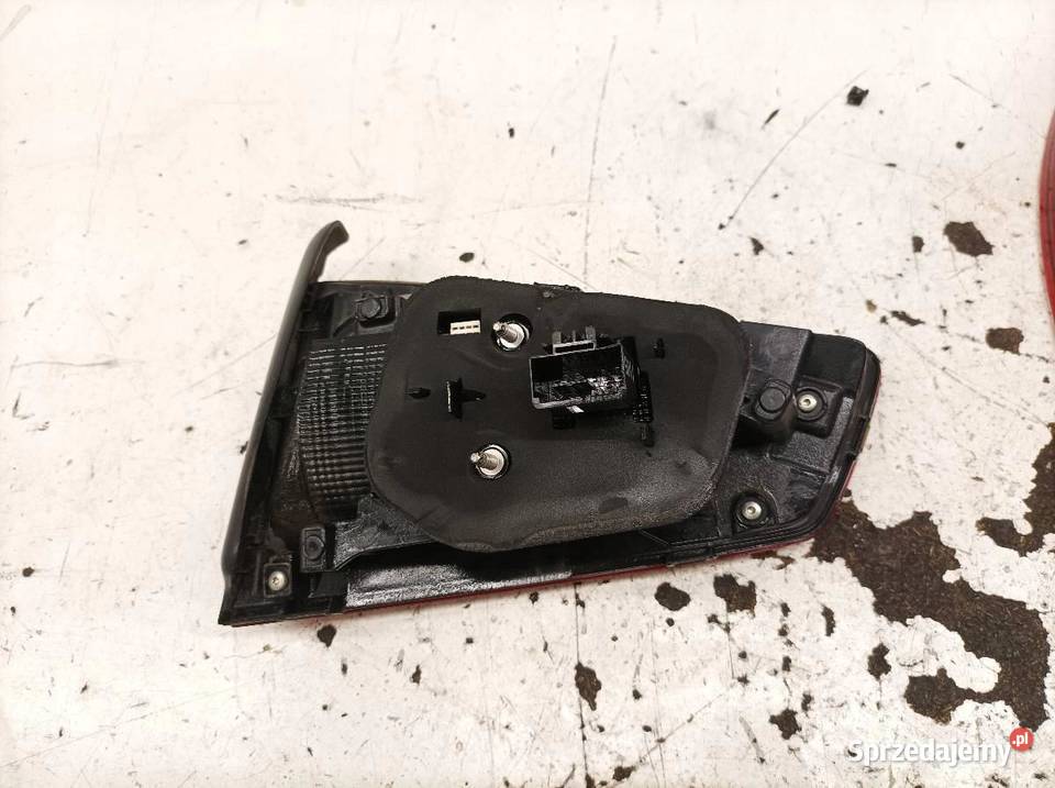 LAMPA TYŁ W KLAPĘ LEWA EU KOMBI VW Volkswagen Lampy tylne sprzedam