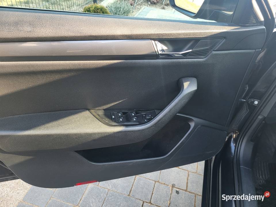 Salon Polska serwis ASO Skoda Automat DSG diesel Superb Łomża sprzedam