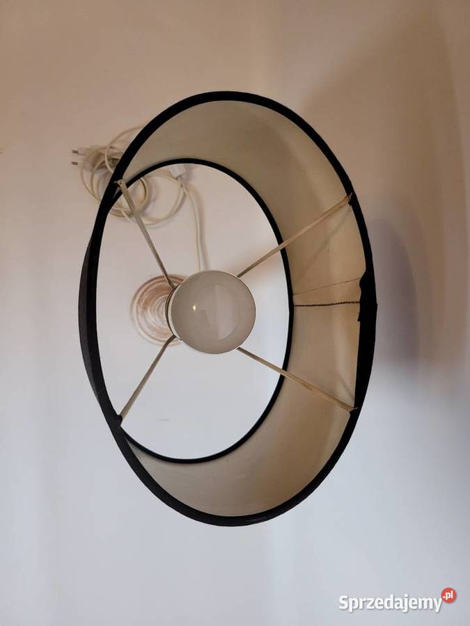 Lampka nocna z drewnianą podstawą Białogard