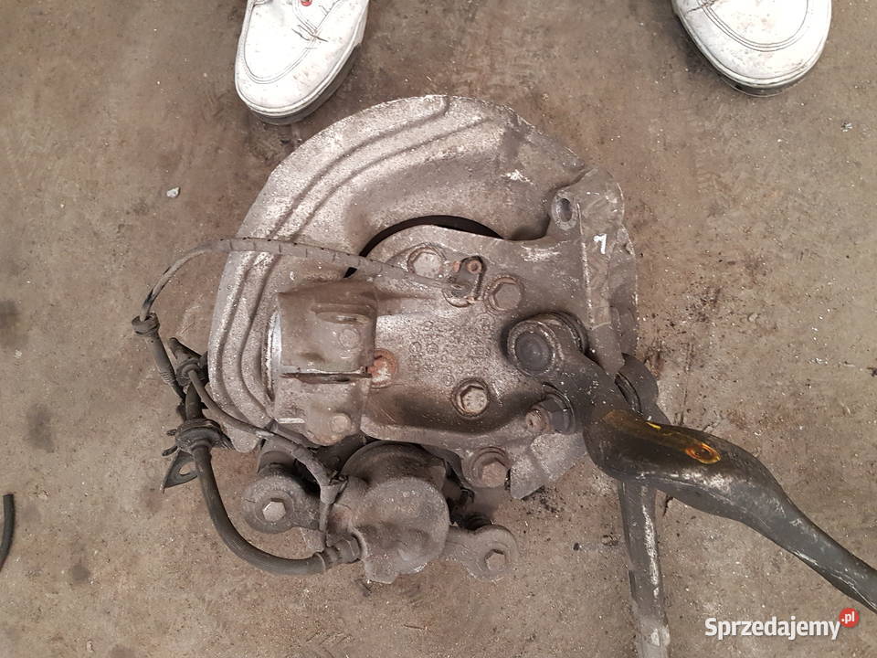 BMW 3 E87 LCI PIASTA LEWA PRZOD ZWROTNICA LEWA Turek