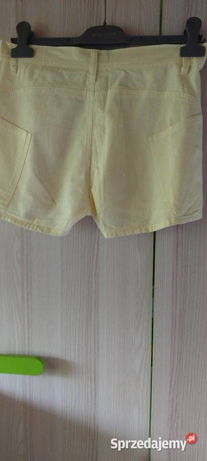 Spodenki krótkie Żółte Bez wzoru sprzedam