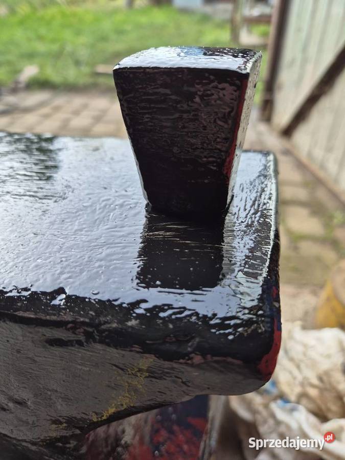 Zabytkowe kowadło szparóg Gulcz