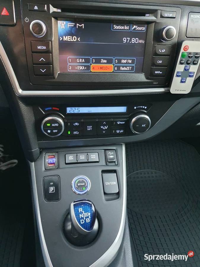 Auris II TS hybryda LPG Rok produkcji 2014 Wrocław sprzedam