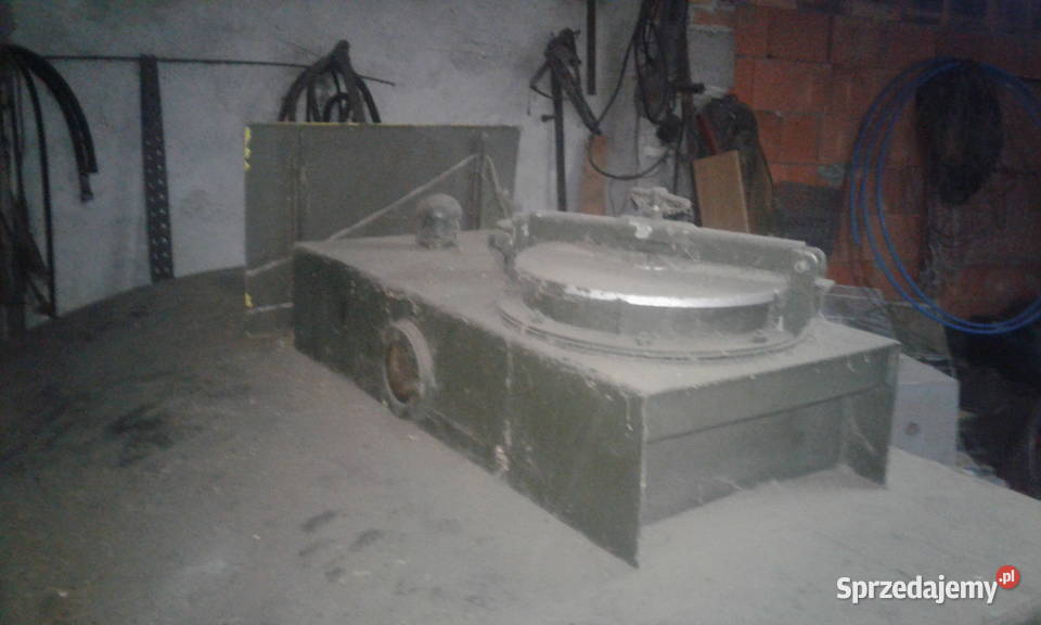 Wojskowa stacja paliwa dystrybutor beczka Pozostałe wielkopolskie Czajków