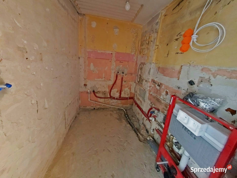 2 pokoje z balkonem częściowym remoncie 42m2 sprzedam