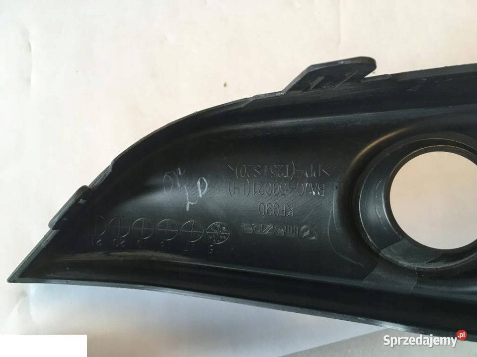 Mazda 3 17 LIFT ramka halogenu kratka LEWA osobowe Karoseria Kozubszczyzna