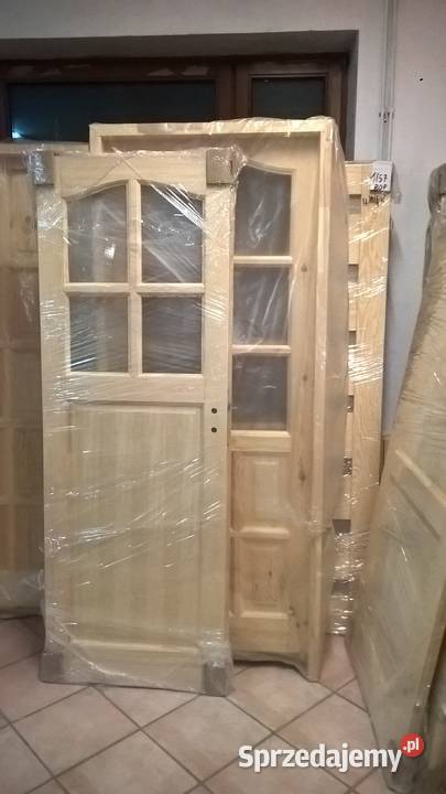 Prawdziwe drzwi drewniane sosnowe lite