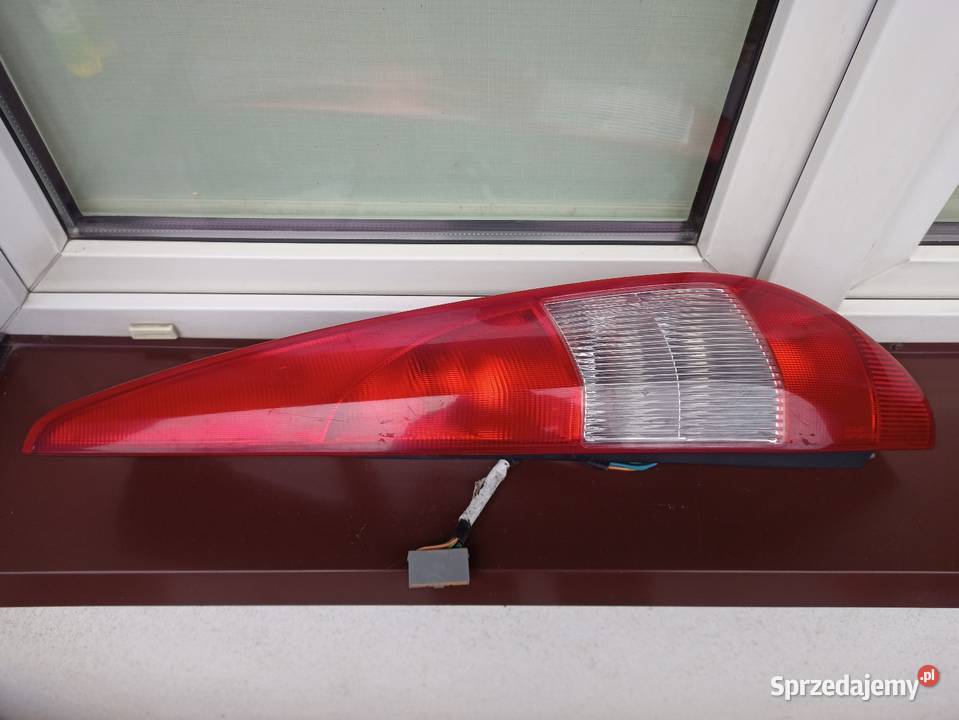 Ford Mondeo MK3 III kombi lampa tył tylna prawa
