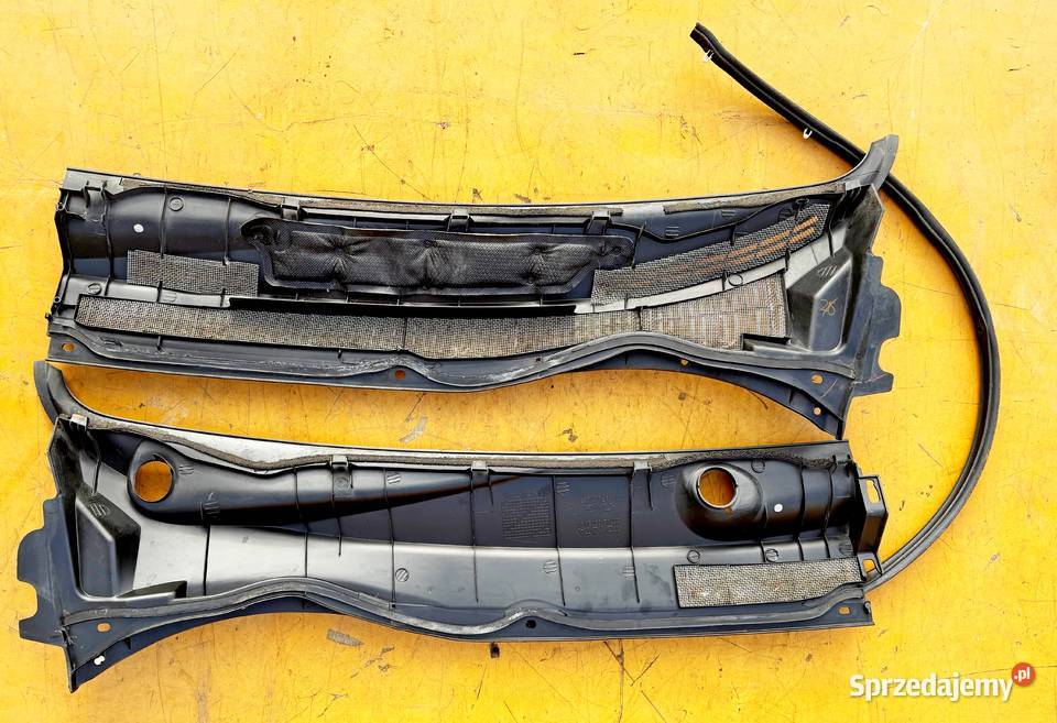 TOYOTA AVENSIS T25 PODSZYBIE 557820503040 PRAWA Radom