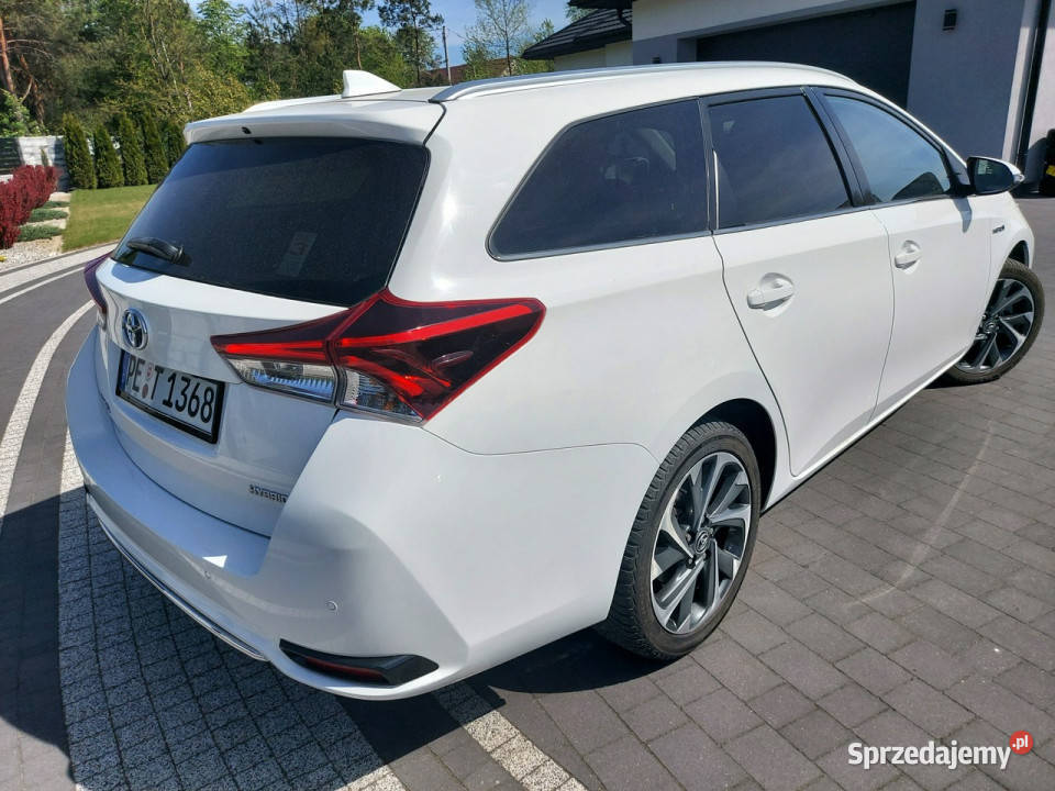 Toyota Auris 18 hybrid climatronic kamera grzane Auris Drelów