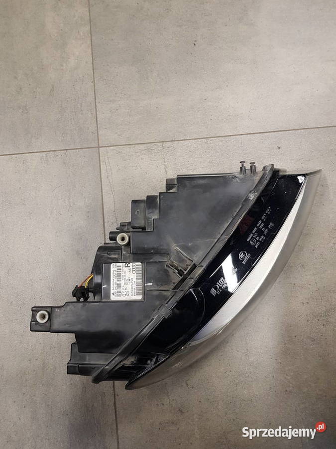 Lampa prawa do Audi a4 b8 używana kod części 8k0 Kończyce Małe