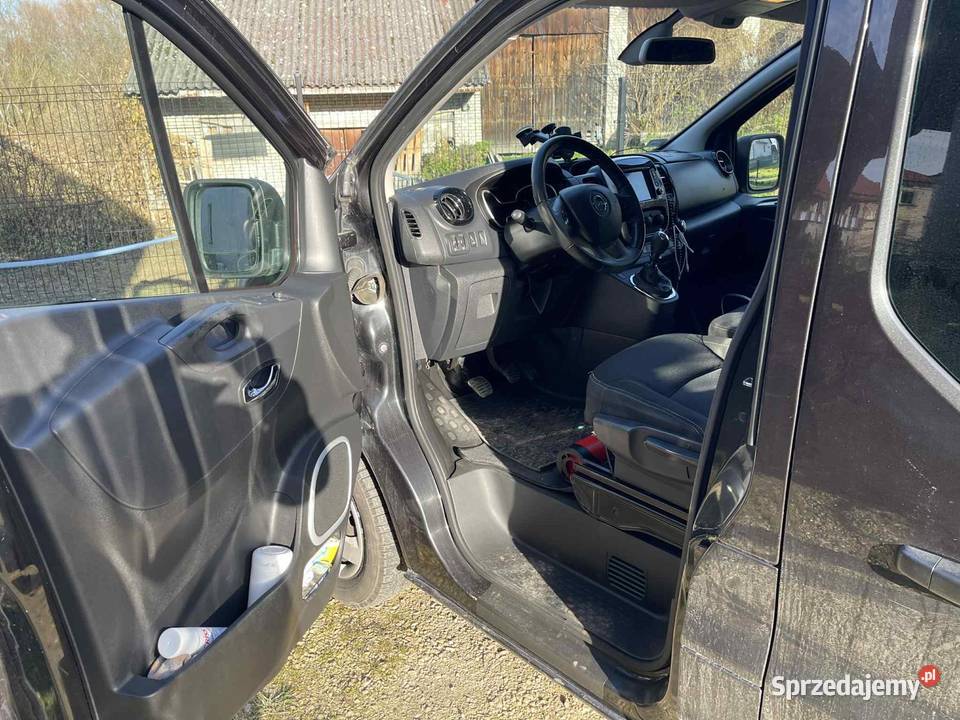 Opel Vivaro Rok produkcji 2017 świętokrzyskie Chroberz