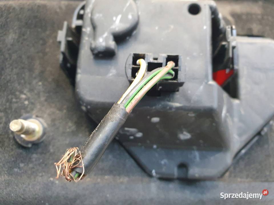 LAMPA PRAWA Saab 93 I 9802r TYLNA prawy tył Rudka