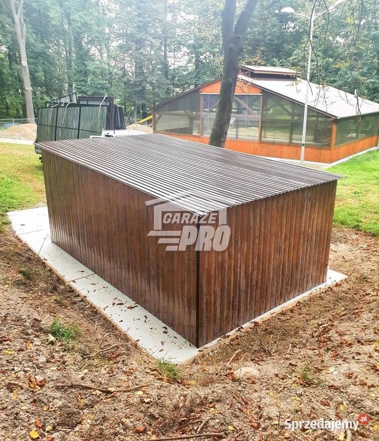 Garaz blaszany 3x6 Brama dwuskrzydłowa