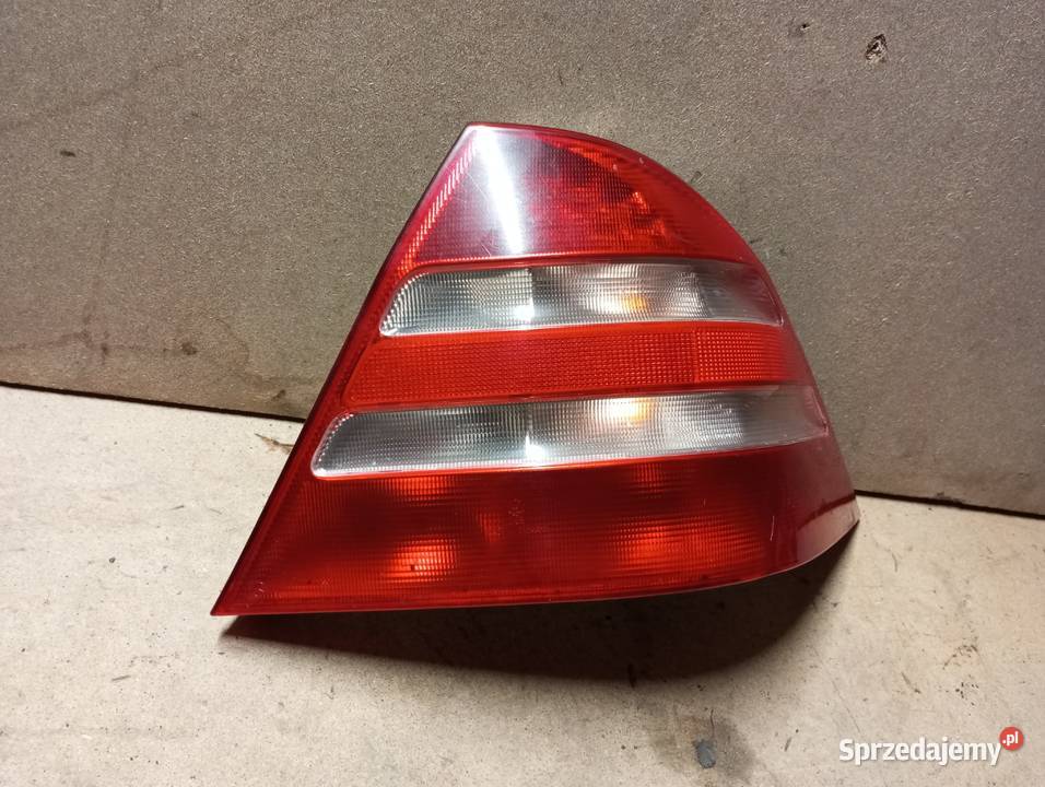 LAMPA TYŁ PRAWA MERCEDES SKLASA W 220 Rok produkcji 2001