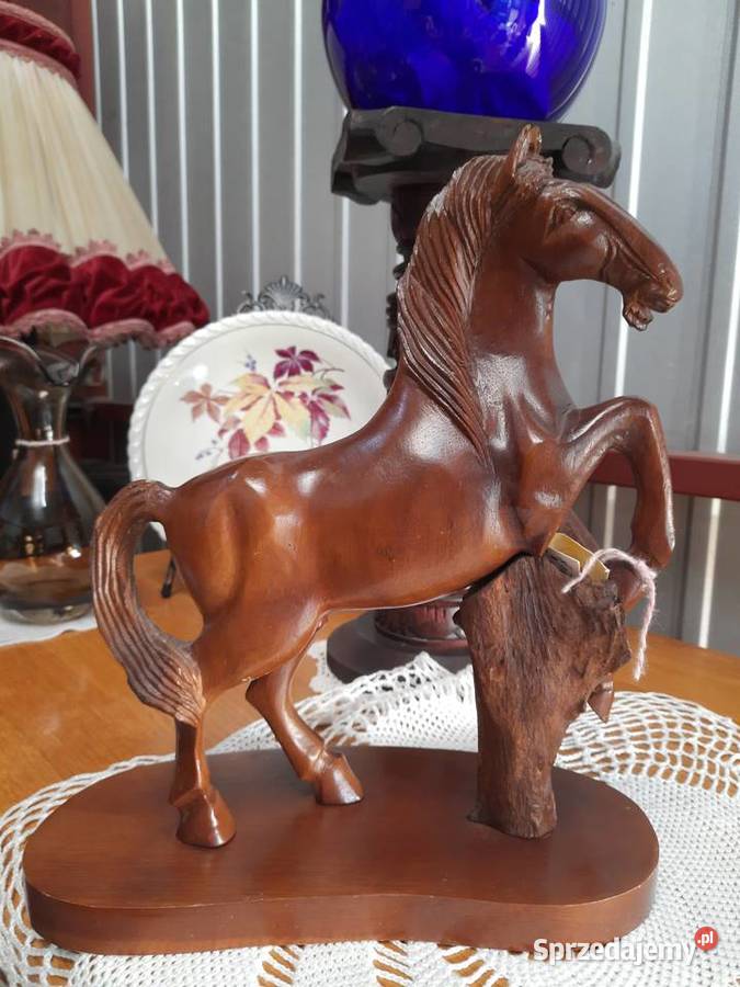 duża figurka konia z drewna sandałowego Mielnica Duża