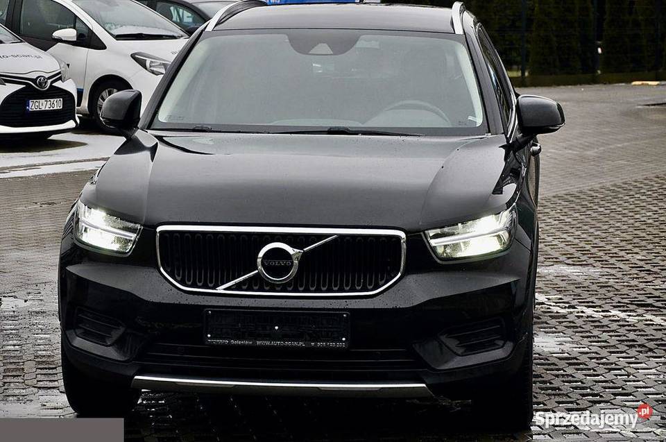Volvo XC 40 MOMENTUM 20 benzyna 163 2022r automatyczna Goleniów