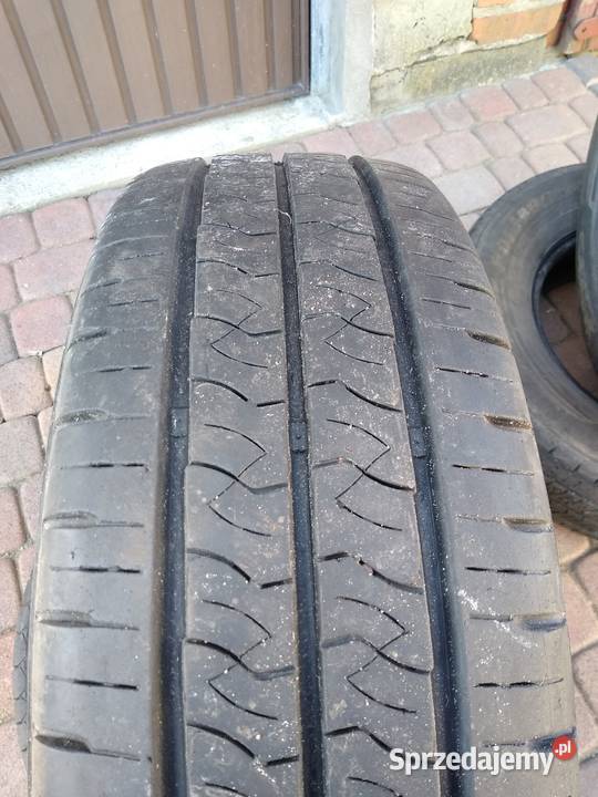 Komplet opon letnich do busa Kumho 22570 r15C Sadowie