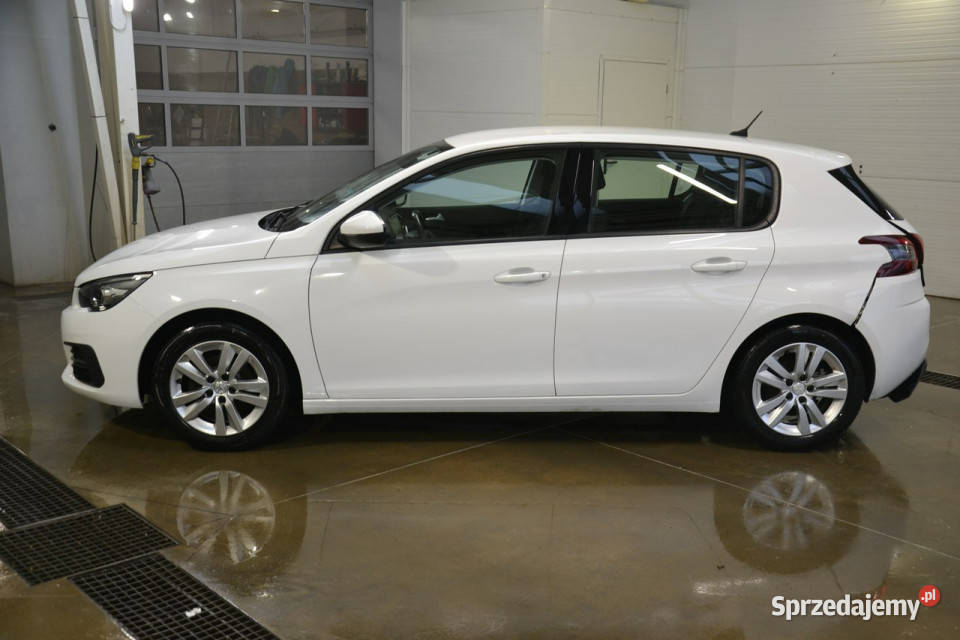 Peugeot 308 ŁADNY 12 benzyna 110 ledy tablet Hatchback Kęty sprzedam