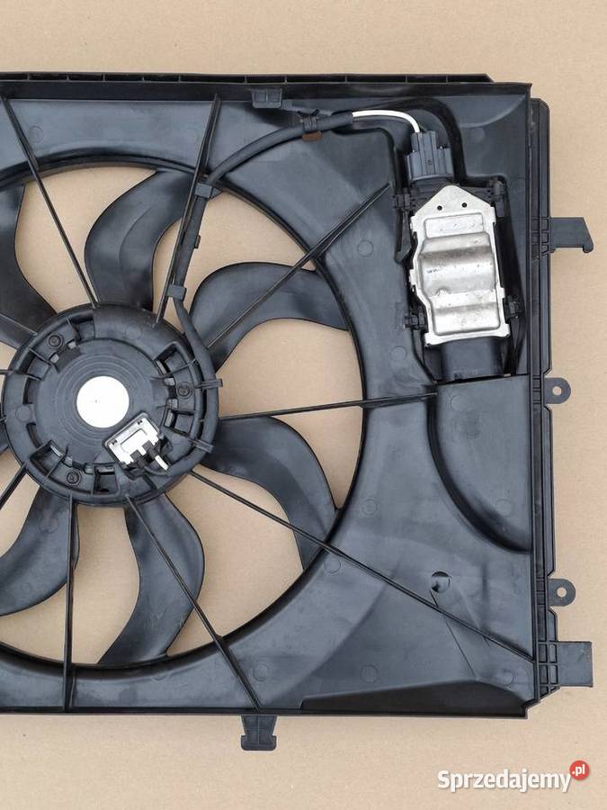 MERCEDES BKLASA W246 A W176 GLA X156 WENTYLATOR Bieleń