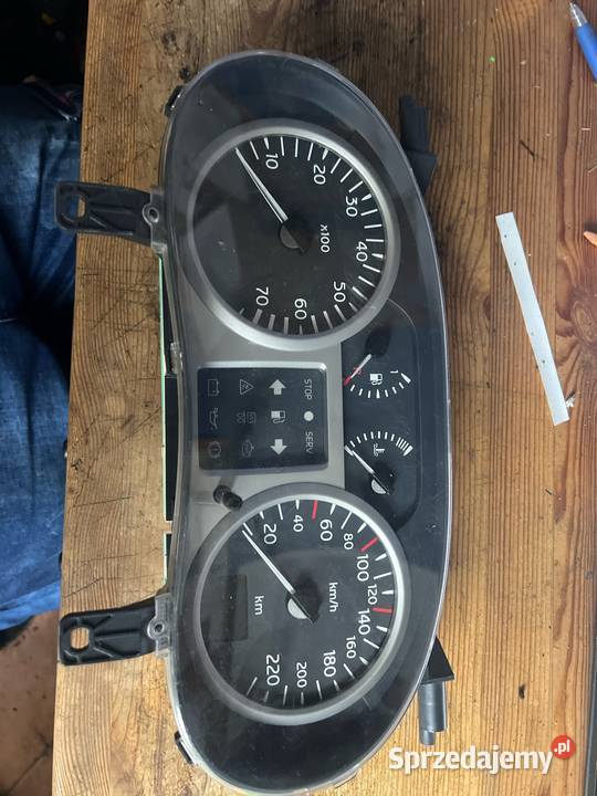 Licznik renault 8200332247c osobowe Margonin sprzedam