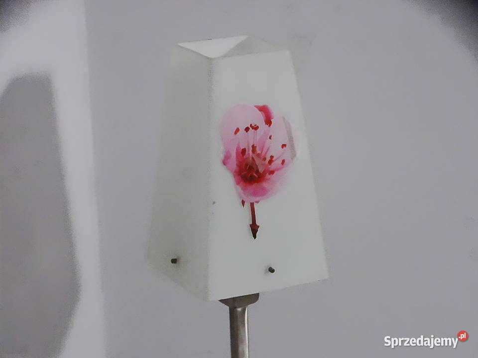 Lampa stołowa dekoracyjna z kwiatowym motywem lubelskie Biłgoraj