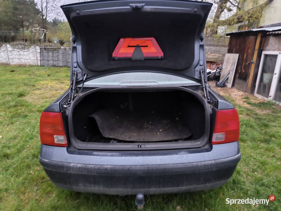 Passat B5 18t 150 sedan 2000r na części LC7U