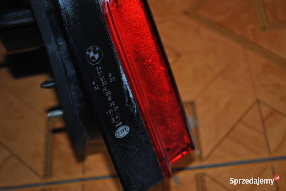 Lampa prawy tył BMW E60 biały kierunkowskaz Poręba