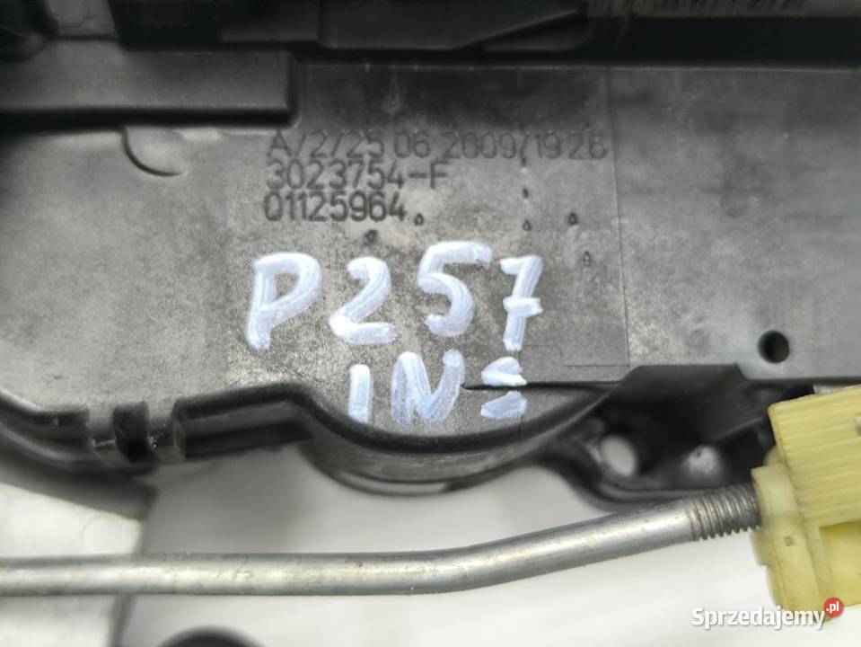 ZAMEK DRZWI PRAWY TYŁ OPEL INSIGNIA A 20CDTI