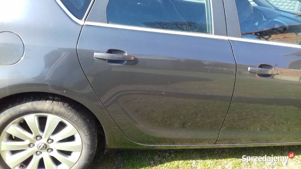 Opel Astra J 17 diesel 2011 uszkodzony przód 115KM sprzedam