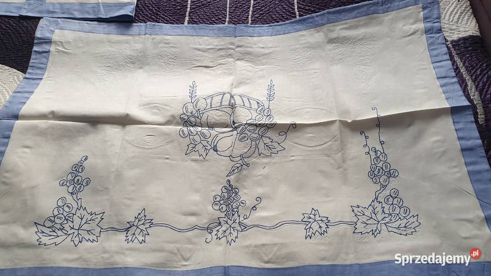 Stare tkaniny ozdobne haftowane do przedwojennej Poznań