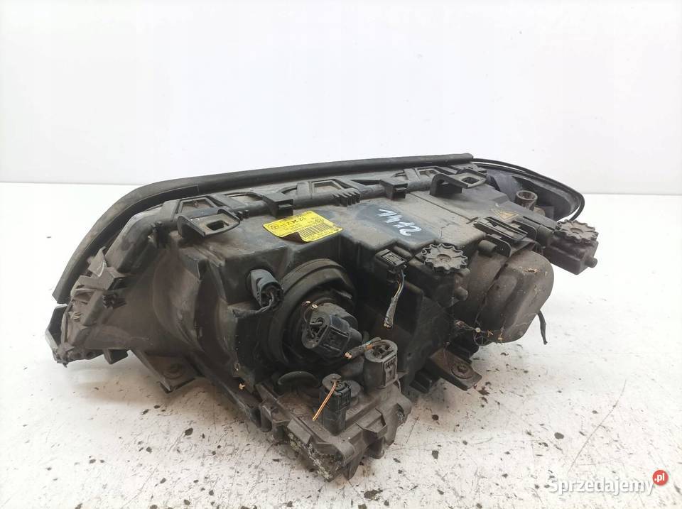LAMPA PRZÓD PRAWA XENON LIFT 6910968 Bmw Seria 3 osobowe