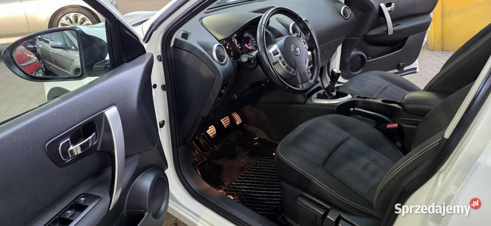 Nissan Qashqai OPIS W podanej roczna gwarancja I garażowany