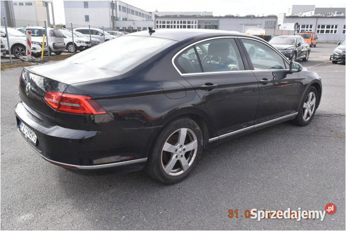 VOLKSWAGEN PASSAT 2015 179800 ccm 180 Warszawa